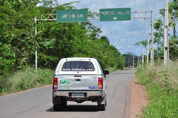 A caminho de Porto Velho, no início da BR-319, ainda bem perto de Manaus, mas já do outro lado do rio Amazonas
